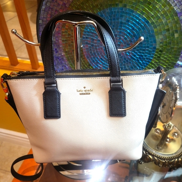 Kate Spade Cameron Street Lucie Cross Body Tusk / Black sold as is. - Picture 1 of 13